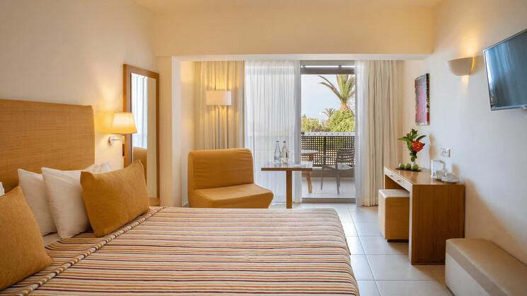 Blue Sea Beach Affiliated by Meliá